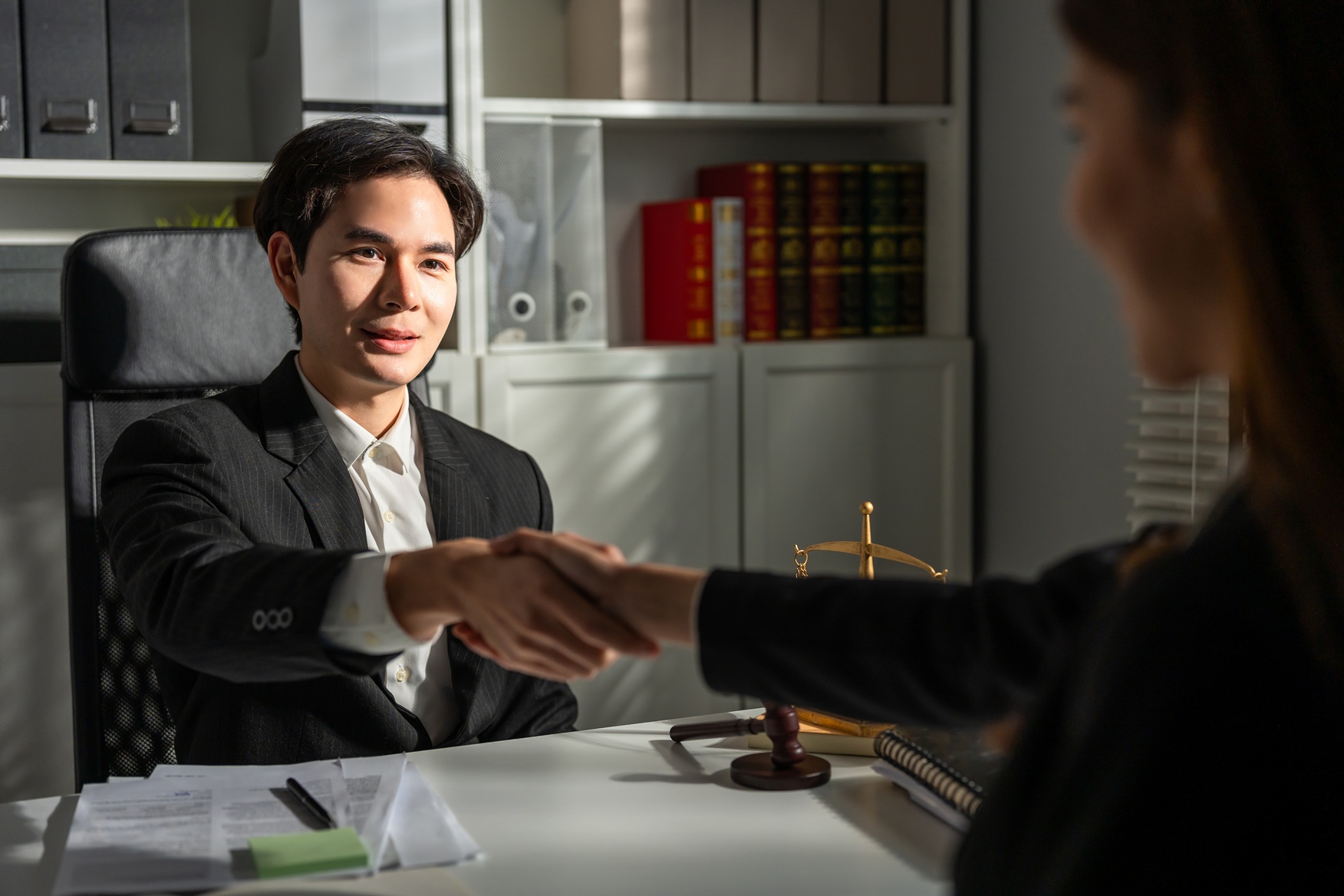 Legal Funding vs. Traditional Loans: What’s the Difference?